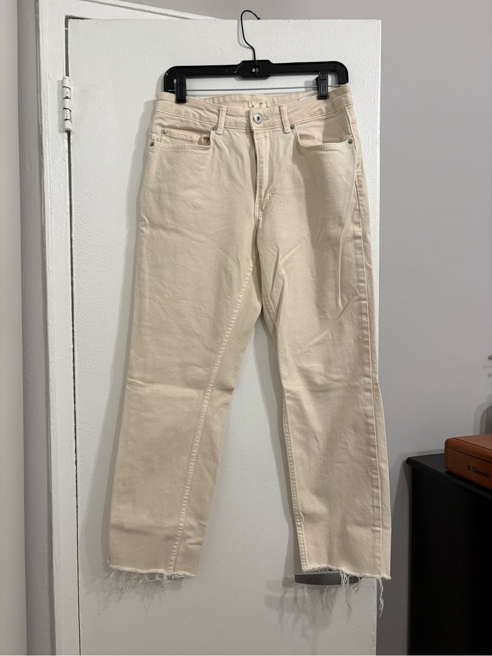 H&M cream straight leg jeans - size 8